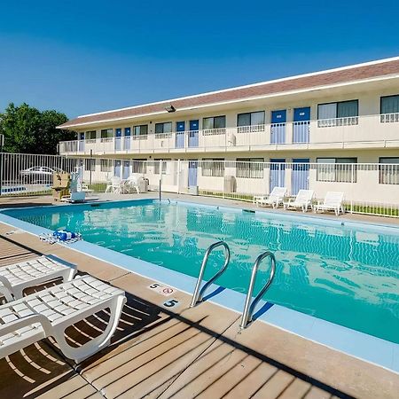 Park Inn By Radisson, Thornton Extérieur photo