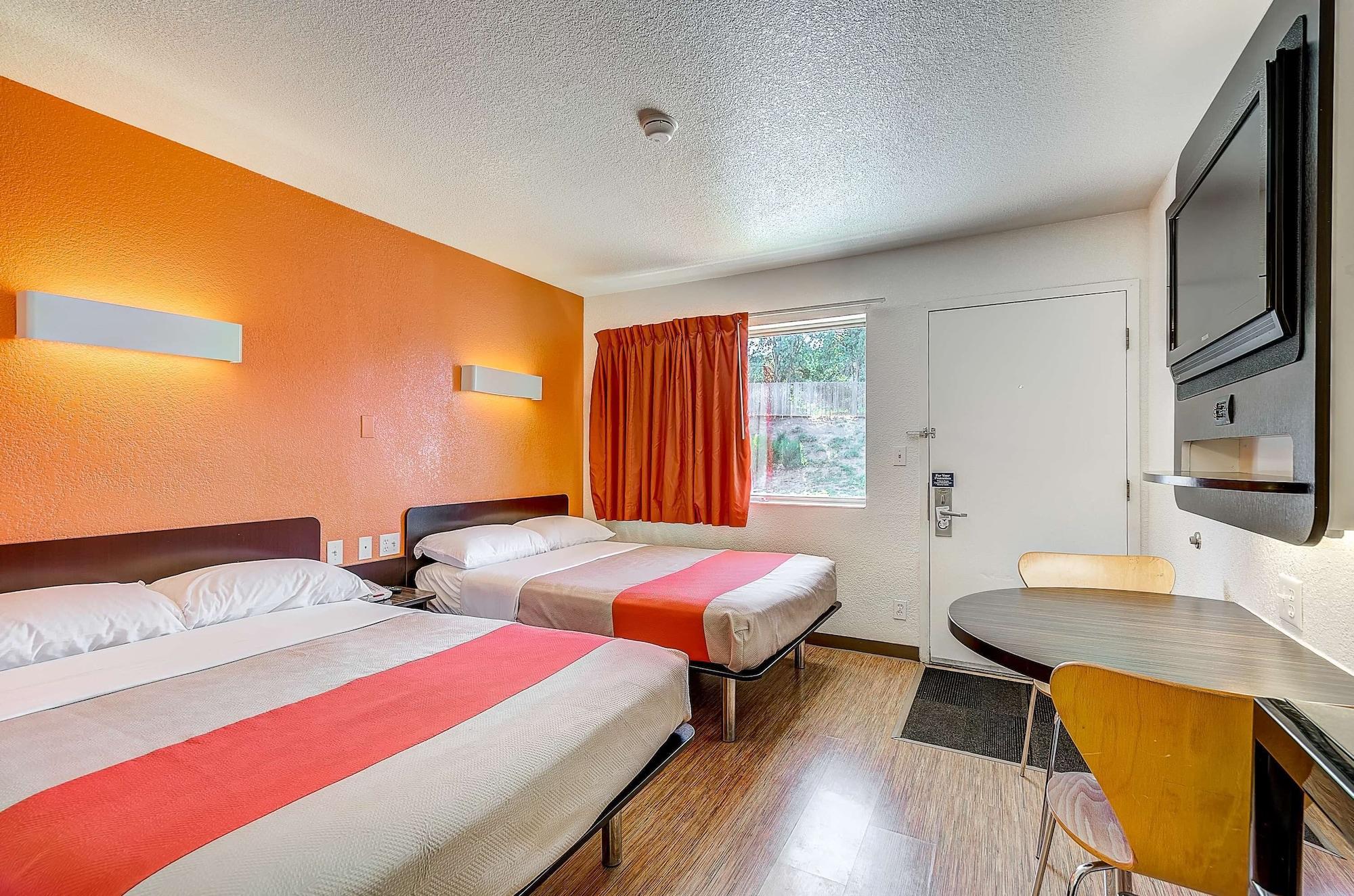 Park Inn By Radisson, Thornton Extérieur photo