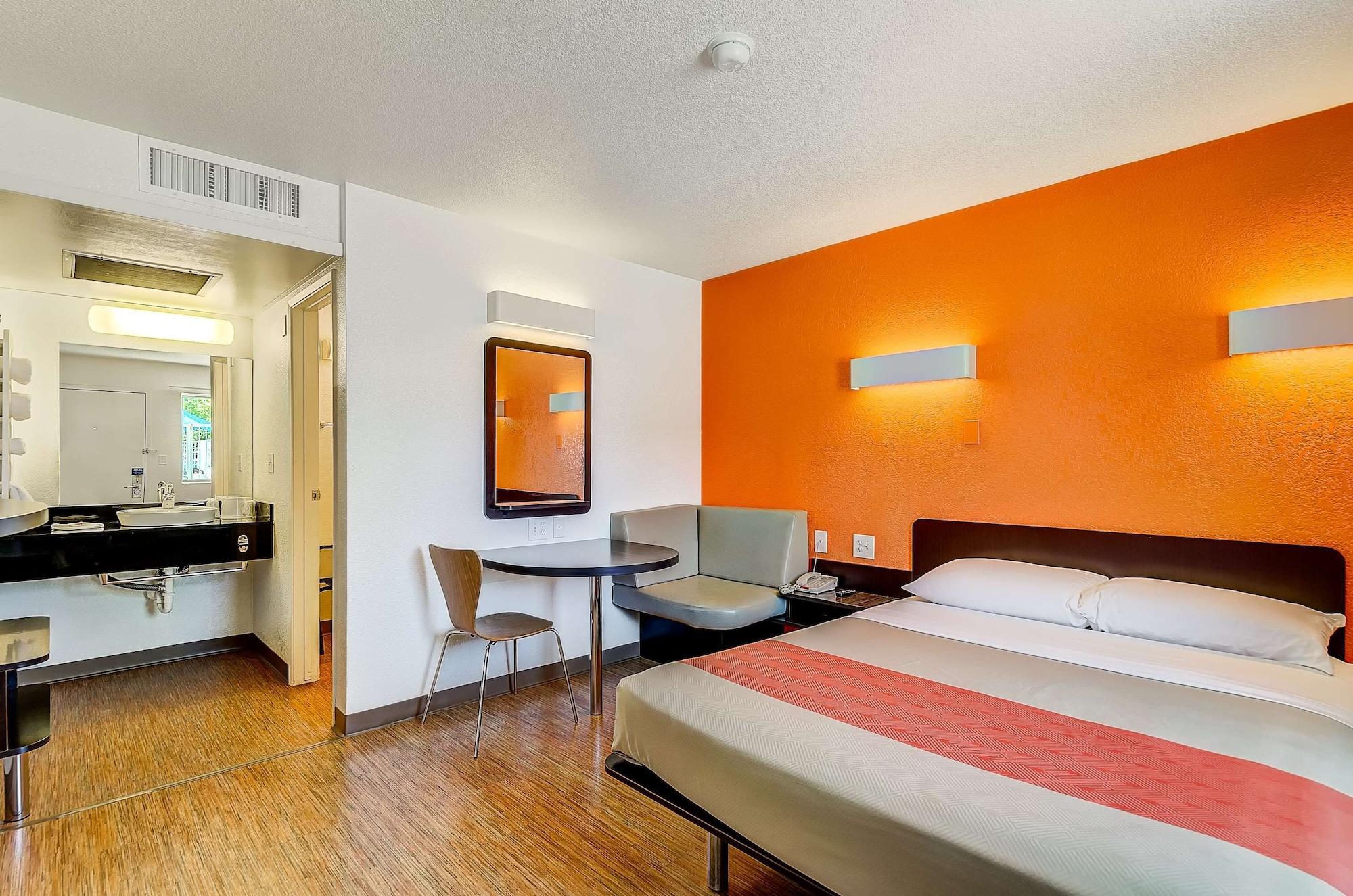 Park Inn By Radisson, Thornton Extérieur photo