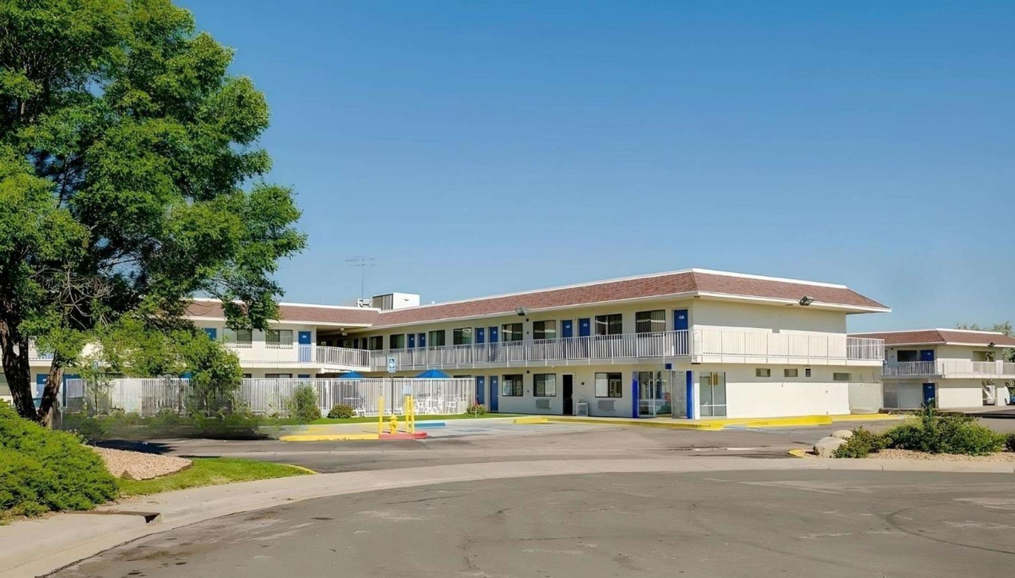 Park Inn By Radisson, Thornton Extérieur photo
